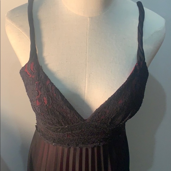 Roulette Dress - Picture 2 of 16